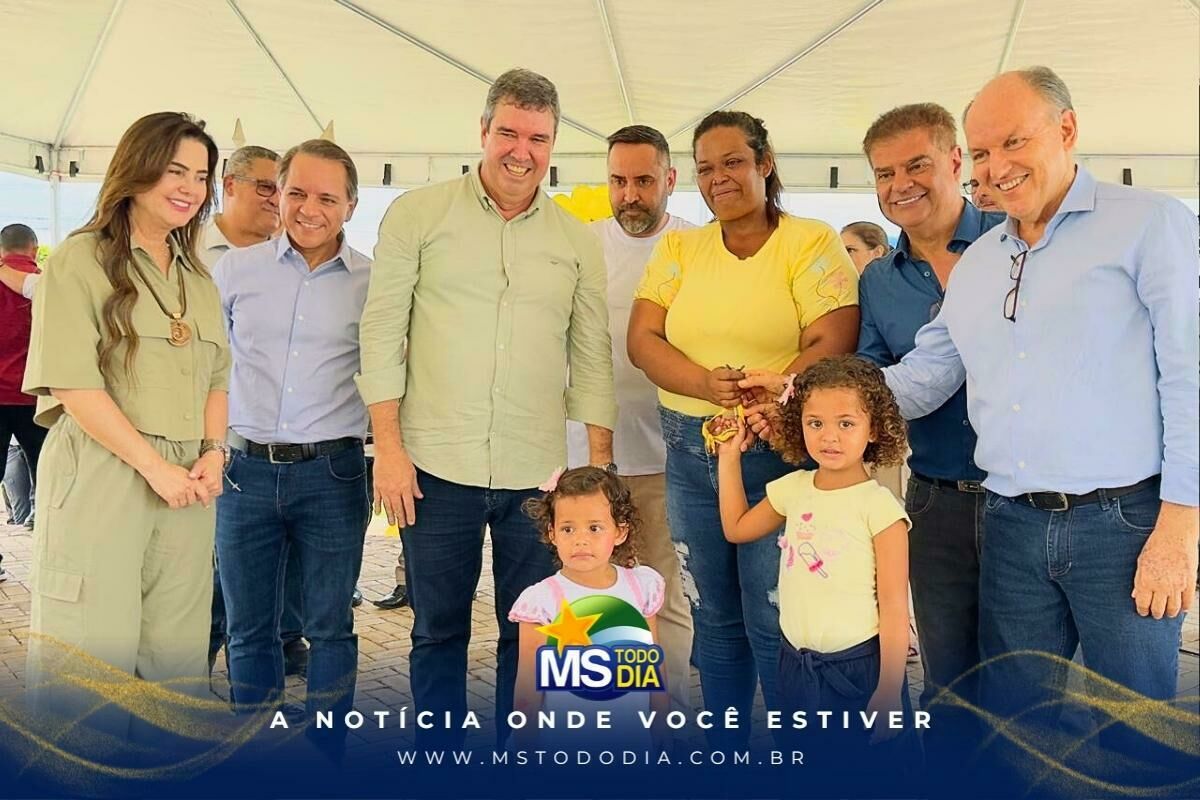 Imagem de compartilhamento para o artigo Deputados Junior Mochi e Mara Caseiro entregam veículos de emenda parlamentares para Alcinópolis da MS Todo dia